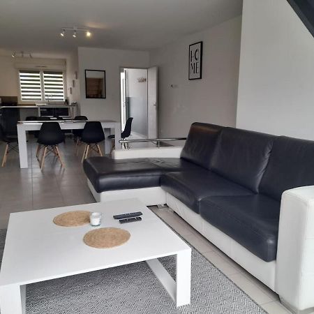 Logement De 100M2 Avec Terrasse Wardrecques Екстериор снимка